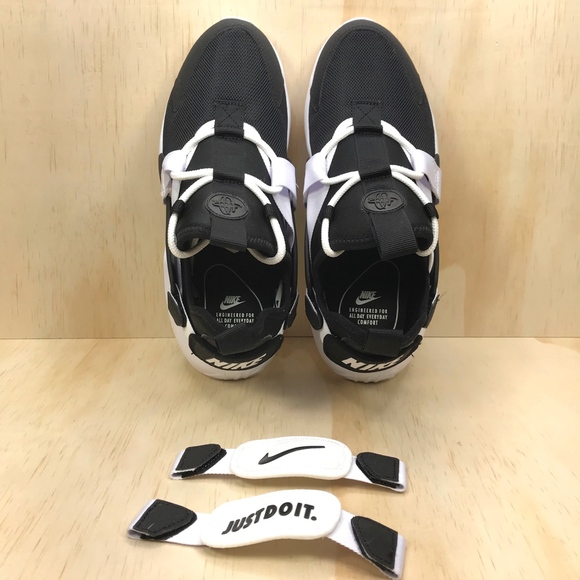 NIB Nike Air Huarache City Black and White - Picture 5 of 8